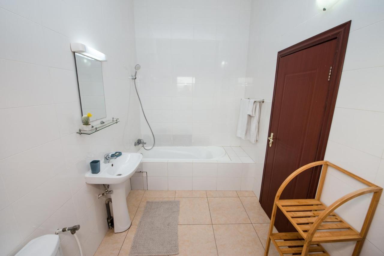 Appartement Charmant Et Lumineux Pointe Noire Buitenkant foto